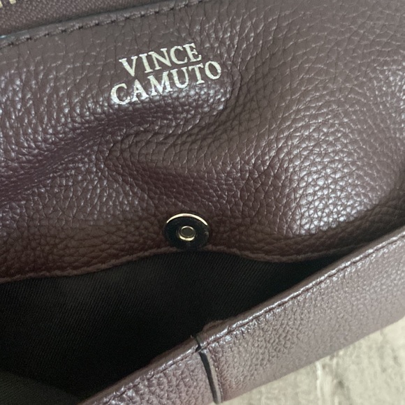 Vince Camuto leather handbag. EUC - Picture 4 of 11